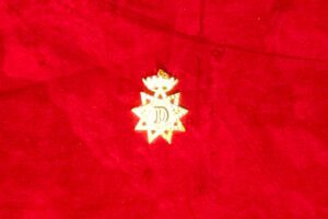 B J – DEPUTE GLDF PENDENTIF GOLD