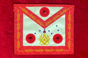 B J – TABLIER SERIE VOUTE REAA AIGU MARINE 3ROSASSES