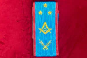 B J CORDON MAITRE REAA 3 ETOILES DORéES EQUERRE COMPAS ACACIAS ROSASSE