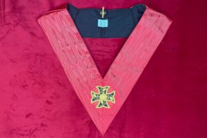 B J SAUTOIR 18TH REAA–ROUGE FRAMBOISE CROIX PATTéE ROSE ROSIER INTERNE HE