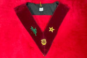 B J SAUTOIR COLONNE HARMONIE 4TH REAA.JPG