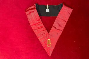 B J SAUTOIRS 2E SURVEILLANT ROUGE NIVEAU ME