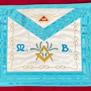 Tablier Maçonnique de Maître RER (Rite Ecossais Rectifié) – M:.B:. – Equerre, Compas - Deux branches d'Acacia vertes - Lacs et Delta - Brodé main - Simili Cuir - Broderie machine - Taille 35*30 cm