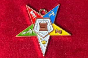 B J – PENDENTIF MAçONNIQUE ETOILE 5POINTES 3,2×3,2CM 1