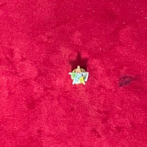 Pins Maçonnique - Etoile à cinq branches - en alliage doré non précieux avec symboles maçonniques colorés