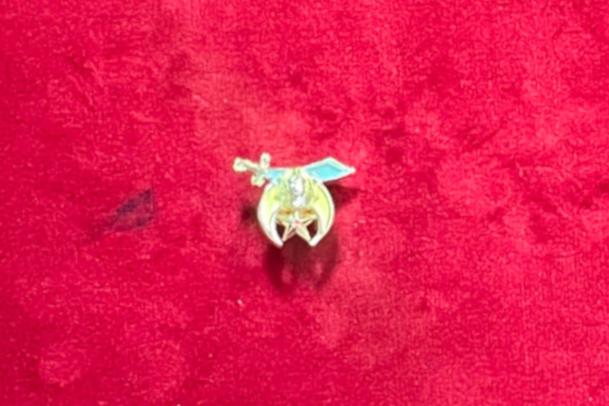 B-J - Pins-pharaon-etoile-SHRINERS-3x15cm-1 B J – PINS PHARAON ETOILE SHRINERS 3X15CM 1