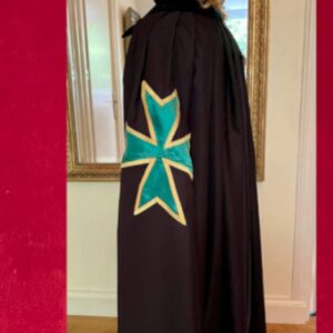 Manteau de Chevalier de Malte - Croix verte  à l'intérieur contour en tissu vert avec broderie dorée