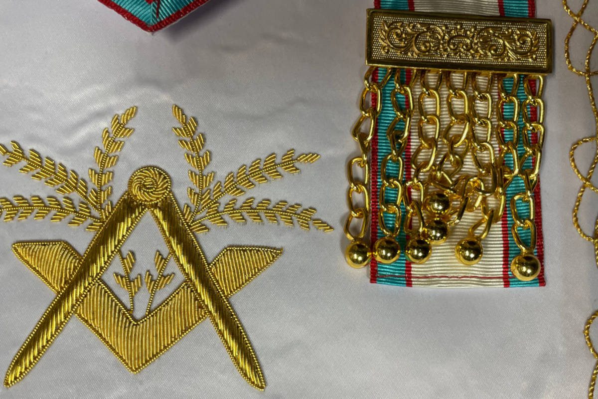 B-J -tablier-conseiller-federal-GLDF-detail-9 B J TABLIER CONSEILLER FEDERAL GLDF DETAIL 9