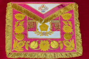 B J – TABLIER GE YLGGG 2PEND AVEC FRANGES 1