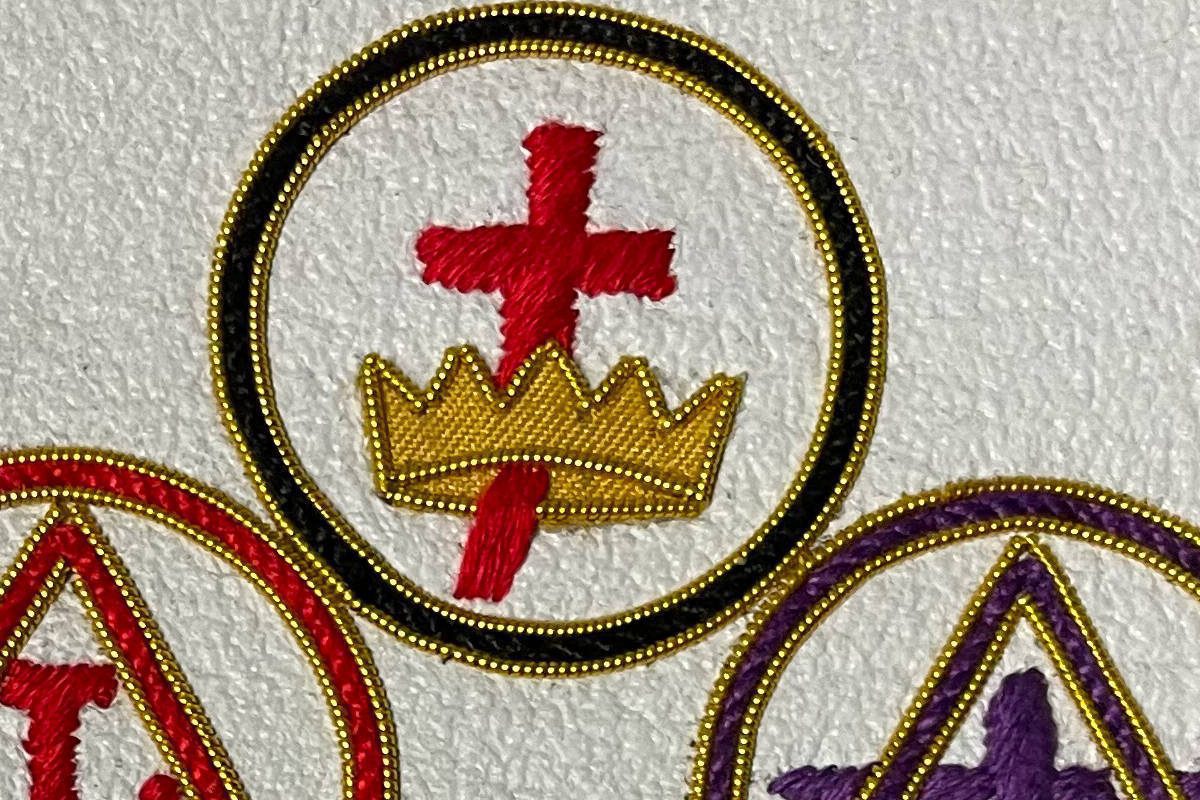 B-J - Tablier-RdY-YLCCC-Royal-Harch-detail-6 B J – TABLIER RDY YLCCC ROYAL HARCH DETAIL 6